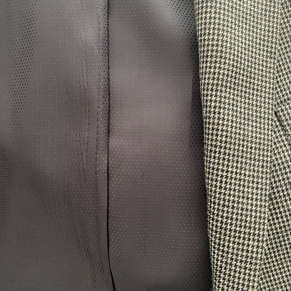 Michael Kors Men’s Classic Fit Black & Cream Houndstooth 2 Button Closure Sz 44L - Picture 6 of 6
